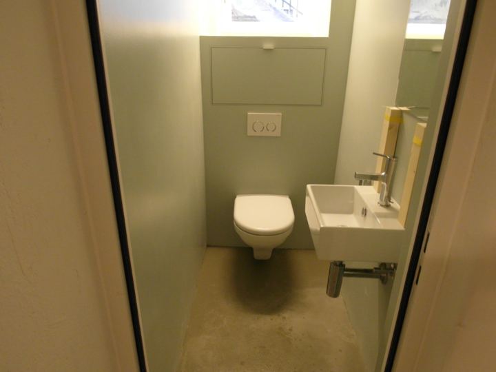 WC nach den Renovationsarbeiten